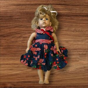 Vintage 1990 Syndee’s Crafts Blonde Blue Eye Doll Floral Dress